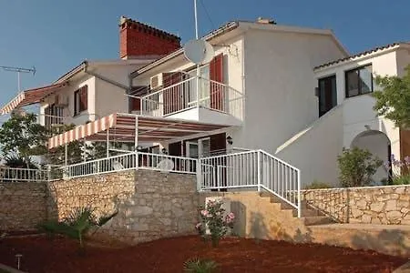 Apartment Quiet Getaway Koromačno