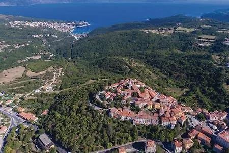 Apartment Quiet Getaway Koromačno