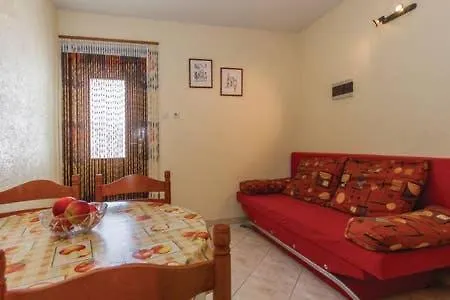 Apartment Quiet Getaway Koromačno