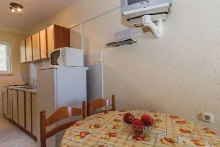 Apartment Quiet Getaway Koromačno 克罗地亚