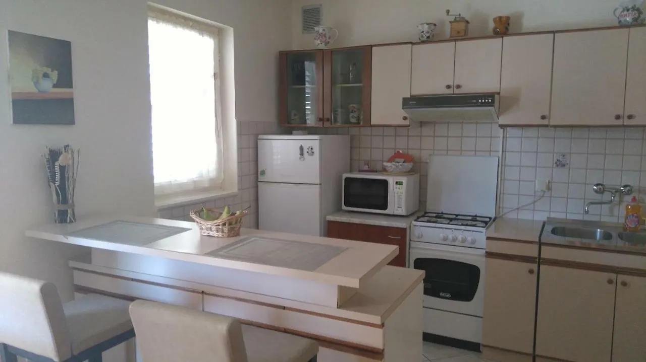 Apartment Quiet Getaway Koromačno 克罗地亚