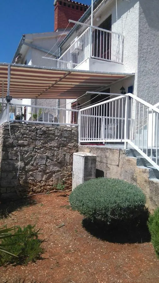 Apartment Quiet Getaway Koromačno