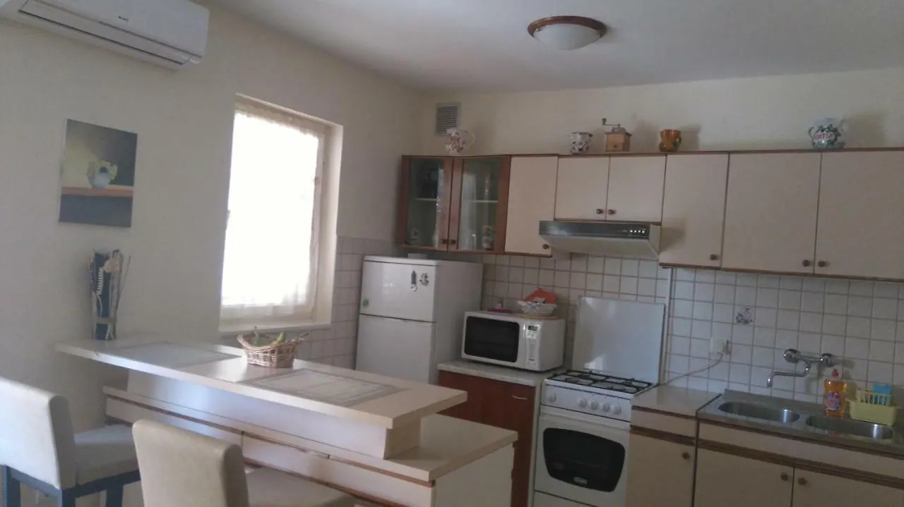 Apartment Quiet Getaway Koromačno